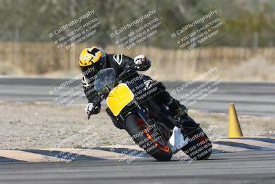 media/Dec-01-2025-Moto Forza (Mon) [[2daa91e15f]]/1-Advanced Group/Session 3 (Turn 3)/